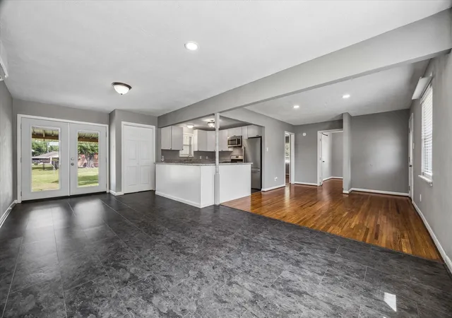 2nd image of 2439 S Austin Ave, Pearland, TX 77581 | MLS# 98734800