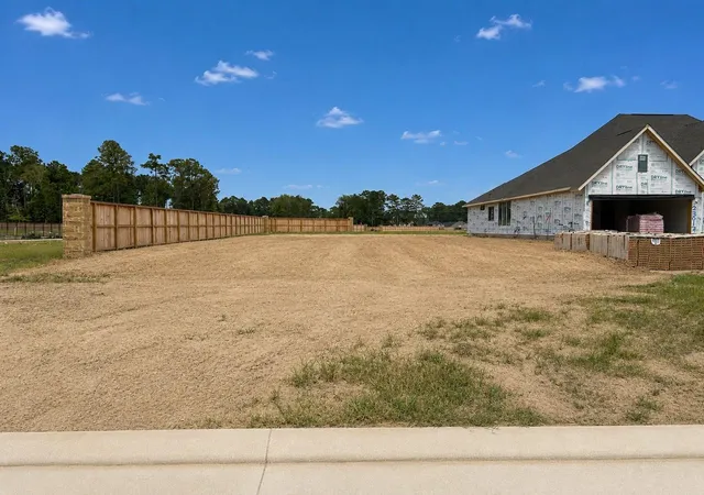 Photo 4 of Single family home for sale at 23011 Pearl Lakes Ct, Porter, TX 77365 | MLS# 76866613 | Listing updated on 2026-08-21