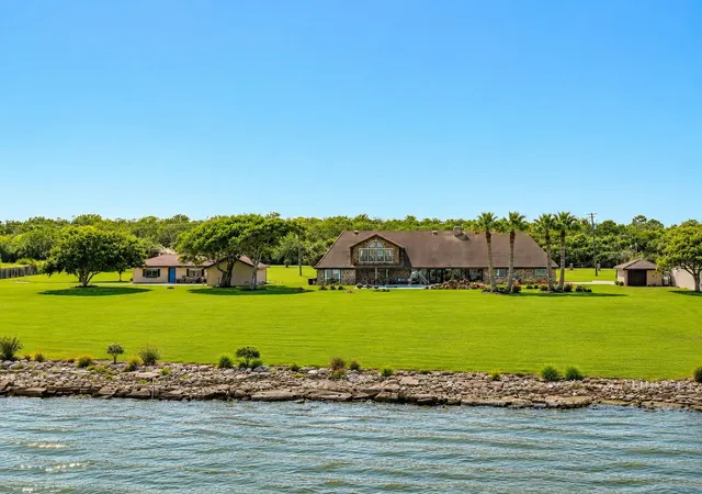 Photo 3 of Single family home for sale at 11212 Cedar Gully Rd, Beach City, TX 77523 | MLS# 18104784 | Listing updated on 2026-08-11