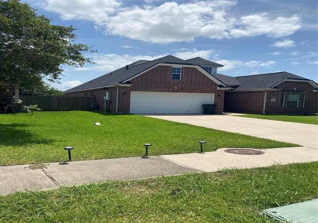 2nd image of 3131 Sun Terrace Ln, Dickinson, TX 77539 | MLS# 79873406