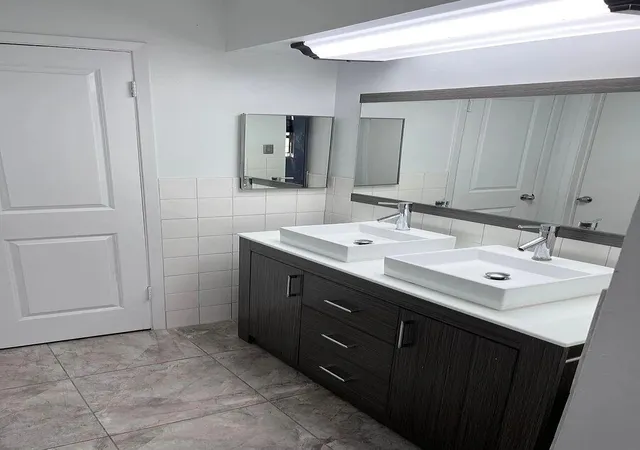 2nd image of 6439 S Briar Bayou Dr, Houston, TX 77072 | MLS# 44736097