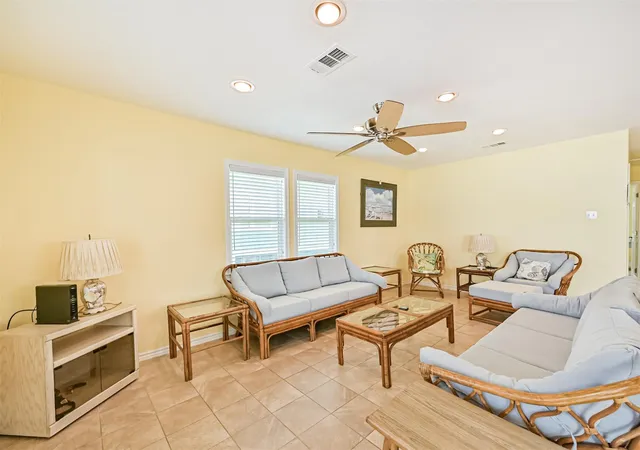 Photo 4 of Single family home for sale at 4222 Spanish Main, Galveston, TX 77554 | MLS# 31931126 | Listing updated on 2026-08-31