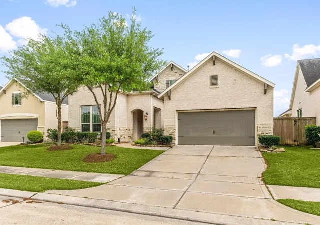 2nd image of 3418 Sherbrooke Manor Ct, Houston, TX 77059 | MLS# 75635809