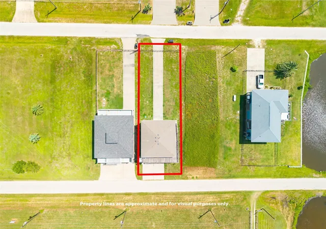 Photo 3 of Single family home for sale at 955 Townsend Dr, Crystal Beach, TX 77650 | MLS# 58039892 | Listing updated on 2026-09-10