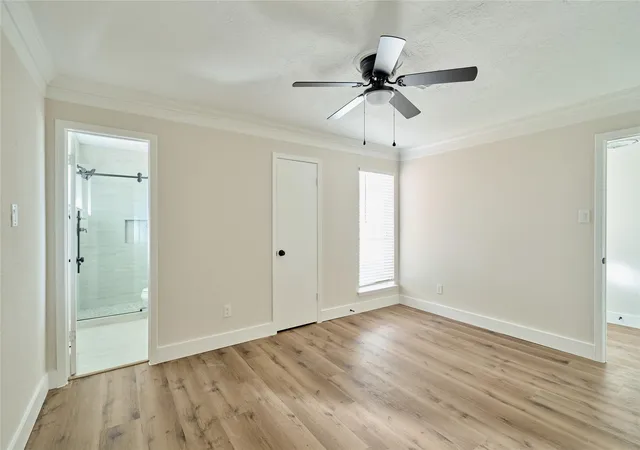 Photo 4 of Sale Pending at 6527 Zapata Dr, Houston, TX 77083 | MLS# 25443066 | Listing updated on 2026-09-08