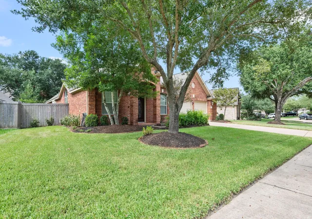 Photo 3 of Sale Pending at 27123 Kendal Ridge Ln, Cypress, TX 77433 | MLS# 38770490 | Listing updated on 2026-09-06