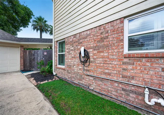 46th image of 412 Melodywood Dr, Friendswood, TX 77546 | MLS# 43540887