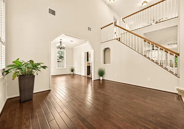 Photo 4 of Sale Pending at 412 Melodywood Dr, Friendswood, TX 77546 | MLS# 43540887 | Listing updated on 2026-09-19