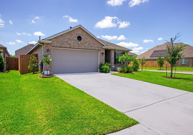 Photo 3 of Single family home for sale at 28052 Dove Chase Dr, Spring, TX 77386 | MLS# 19562948 | Listing updated on 2026-09-09