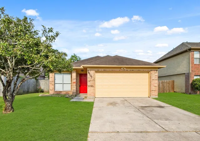 Photo 1 of Sale Pending at 16107 Catbird Ct, Humble, TX 77396 | MLS# 25890090 | Listing updated on 2026-10-06