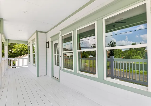 2nd image of 114 Dwire Dr, La Porte, TX 77571 | MLS# 73825343