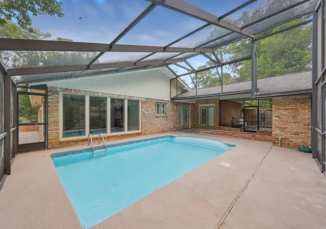 Photo 3 of Single family home for sale at 23 Amherst Ct, Conroe, TX 77304 | MLS# 37751006 | Listing updated on 2026-08-27