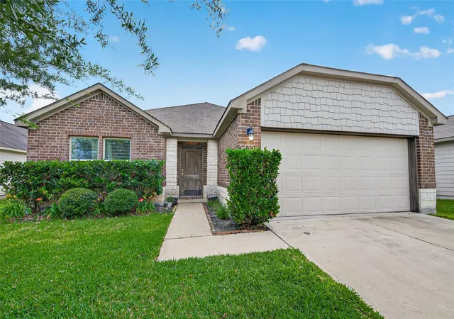 Photo 3 of Single family home for sale at 5435 Nero Lake Dr, Katy, TX 77449 | MLS# 43532771 | Listing updated on 2026-09-19
