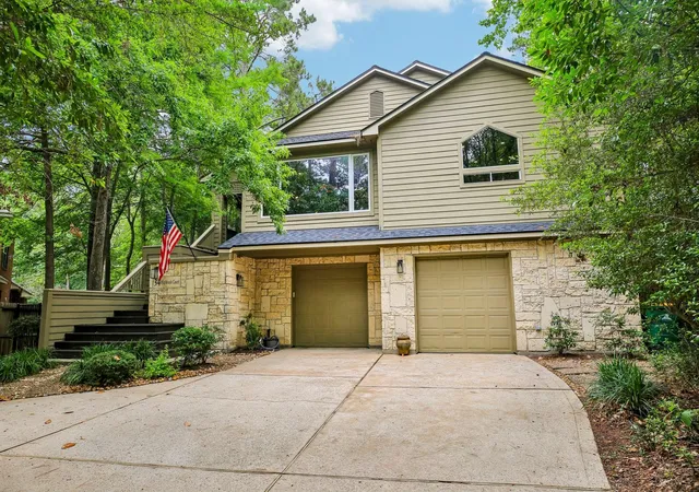 Photo 2 of Sale Pending at 34 Highbush Ct, Spring, TX 77381 | MLS# 69093786 | Listing updated on 2026-08-15
