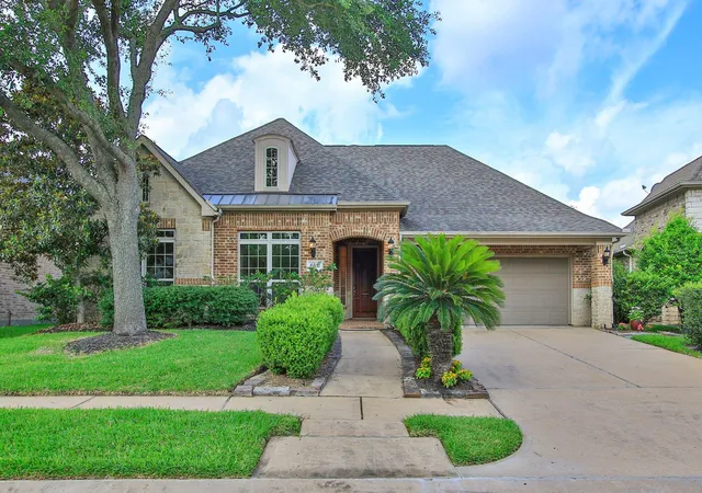 Photo 2 of Single family home for sale at 6511 Carrizo Fall Ct, Houston, TX 77041 | MLS# 22765021 | Listing updated on 2026-09-15
