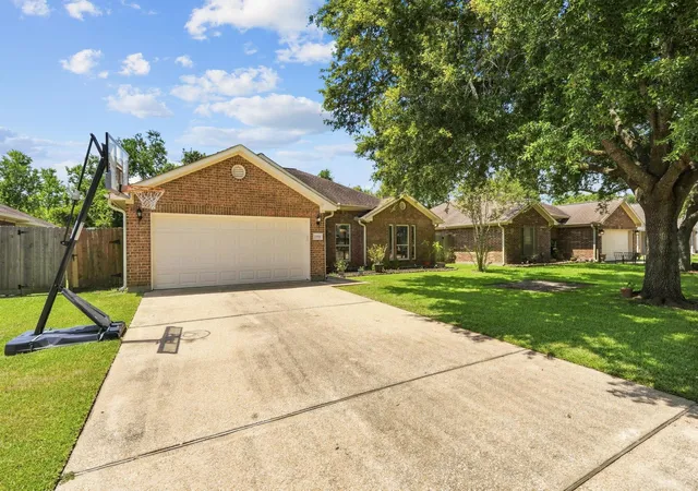 3rd image of 11819 Santa Fe Trl, Santa Fe, TX 77510 | MLS# 87489122