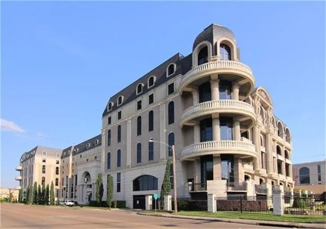 Photo 1 of Condo for sale at 1005 S Shepherd Dr #818, Houston, TX 77019 | MLS# 38613395 | Listing updated on 2026-09-03