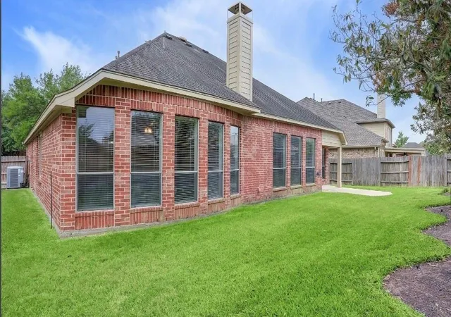 29th image of 13301 Ravenlake Dr, Pearland, TX 77584 | MLS# 67219323