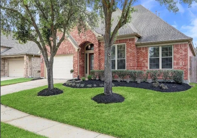 4th image of 13301 Ravenlake Dr, Pearland, TX 77584 | MLS# 67219323