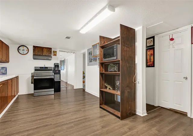 5th image of 17822 Garland Ave, Pledger, TX 77468 | MLS# 49375112