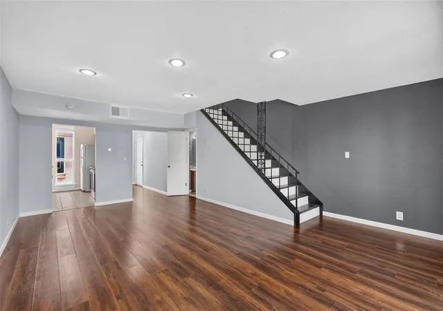 Listing Photo 4 - Condo for sale in building located at 215 Postoffice, Galveston, TX 77550 - Unit #408