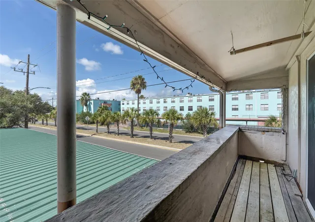 Listing Photo 5 - Condo for sale in building located at 215 Postoffice, Galveston, TX 77550 - Unit #408