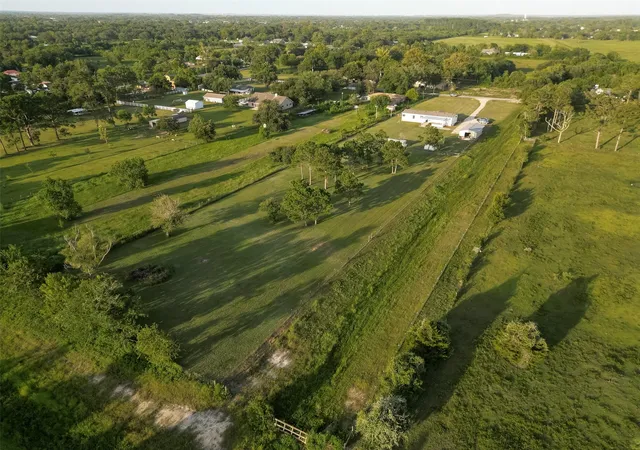 50th image of 5210 Beaver Rd, Santa Fe, TX 77517 | MLS# 70213734