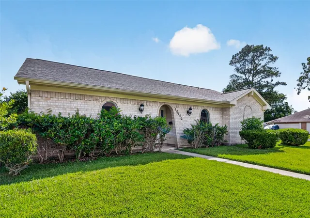 Photo 2 of Single family home for sale at 10602 Sagewind Dr, Houston, TX 77089 | MLS# 61135776 | Listing updated on 2026-08-17
