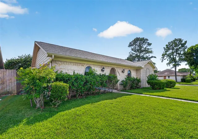 Photo 4 of Single family home for sale at 10602 Sagewind Dr, Houston, TX 77089 | MLS# 61135776 | Listing updated on 2026-08-17