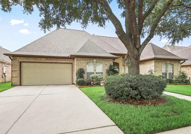 3rd image of 5122 Tidewater Ct, Pasadena, TX 77505 | MLS# 71640686