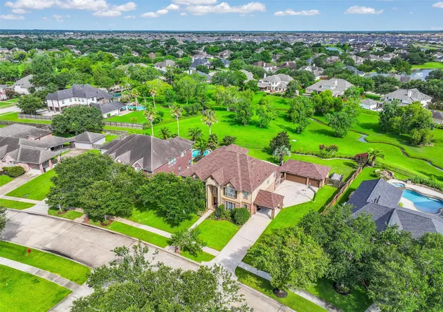 48th image of 1607 Cascade Falls Dr, Friendswood, TX 77546 | MLS# 84379404