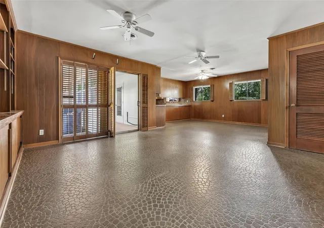 Photo 3 of Single family home for sale at 407 Timber St, College Station, TX 77840 | MLS# 65210347 | Listing updated on 2026-09-20