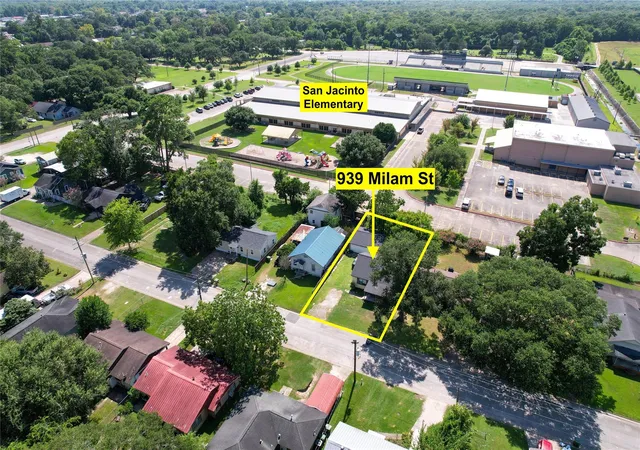 16th image of 939 Milam St, Liberty, TX 77575 | MLS# 80073379