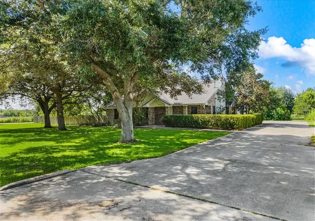 3rd image of 17202 N Main St, Alvin, TX 77511 | MLS# 19379749