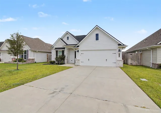 Photo 2 of Single family home for sale at 3124 Tarleton Ct, Bryan, TX 77808 | MLS# 32773292 | Listing updated on 2026-08-09