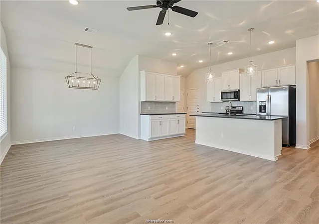 Photo 4 of Single family home for sale at 3124 Tarleton Ct, Bryan, TX 77808 | MLS# 32773292 | Listing updated on 2026-08-09