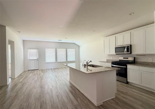 2nd image of 31006 Brightwell Bnd, Fulshear, TX 77441 | MLS# 71302487