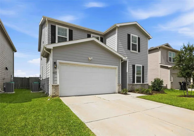Photo 2 of Sale Pending at 6823 Forbes Run Dr, Houston, TX 77075 | MLS# 64453741 | Listing updated on 2026-09-04