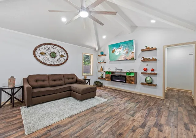 Photo 4 of Single family home for sale at 14119 Waterville Way, Houston, TX 77015 | MLS# 63189244 | Listing updated on 2026-08-16