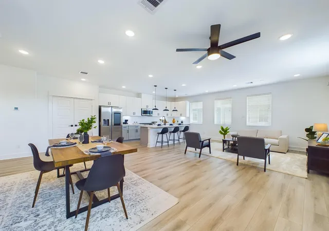 Photo 3 of Sale Pending at 8317 Springwood Cyn Ln, Houston, TX 77055 | MLS# 69085553 | Listing updated on 2026-08-31