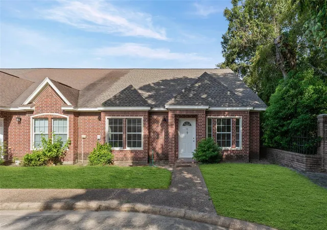 1st image of 1310 E James St #19, Baytown, TX 77520 | MLS# 53792810