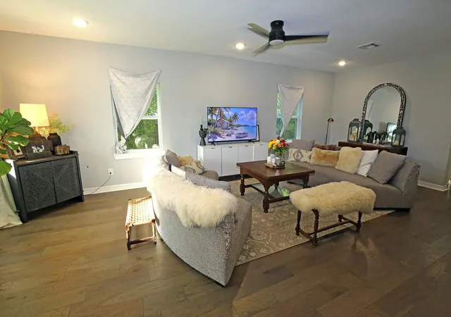 3rd image of 7101 2Nd St, Hitchcock, TX 77563 | MLS# 68056770