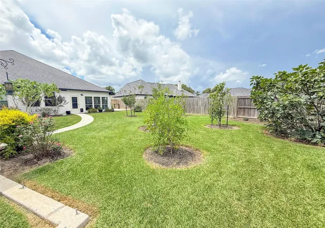 image of 429 Twin Lakes Blvd W, West Columbia, TX 77486 | MLS# 28299203