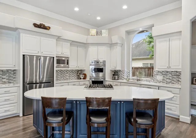 2nd image of 54 N Wooded Brook Cir, Spring, TX 77382 | MLS# 35224600
