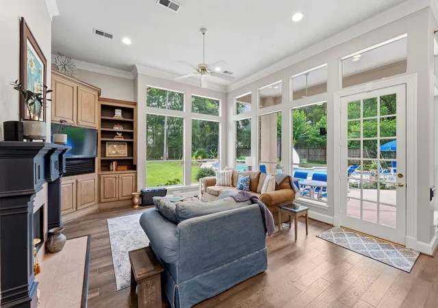 3rd image of 54 N Wooded Brook Cir, Spring, TX 77382 | MLS# 35224600