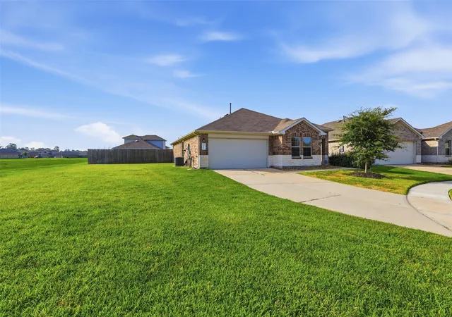 Photo 2 of Sale Pending at 2346 Gold Forsythia Ln, Spring, TX 77373 | MLS# 92753040 | Listing updated on 2026-09-06