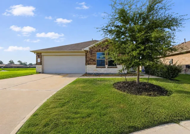 Photo 3 of Sale Pending at 2346 Gold Forsythia Ln, Spring, TX 77373 | MLS# 92753040 | Listing updated on 2026-09-06