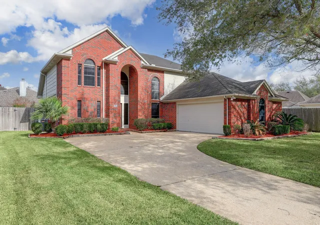 Photo 1 of Single family home for sale at 3126 Pebble Bay Dr, League City, TX 77573 | MLS# 10183548 | Listing updated on 2026-09-19