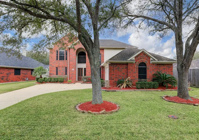 Photo 2 of Single family home for sale at 3126 Pebble Bay Dr, League City, TX 77573 | MLS# 10183548 | Listing updated on 2026-09-19