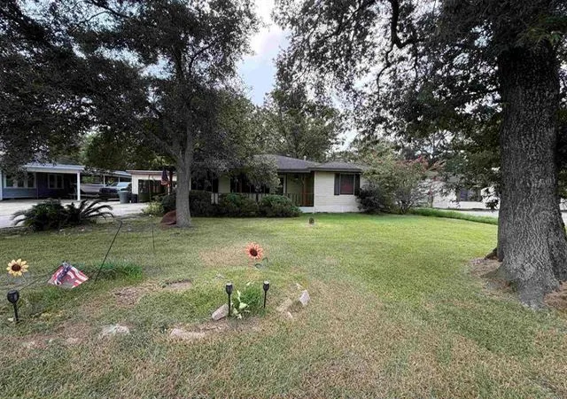 38th image of 2890 W Lucas Dr, Beaumont, TX 77706 | MLS# 47224901